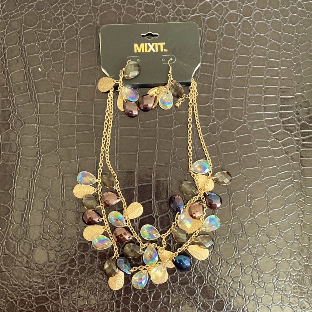 MIXIT Necklace & Pierce Earrings Set - Gold Browns & Iridescent Colors
